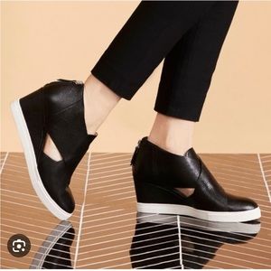 EUC wedge sneaker shoe